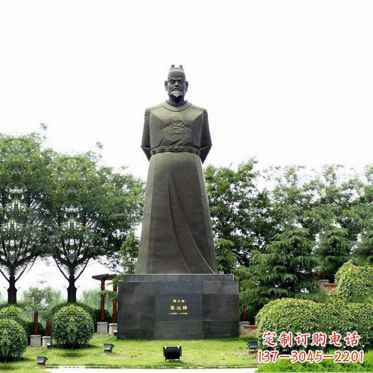 济南“洪武之治”明太祖石雕塑像