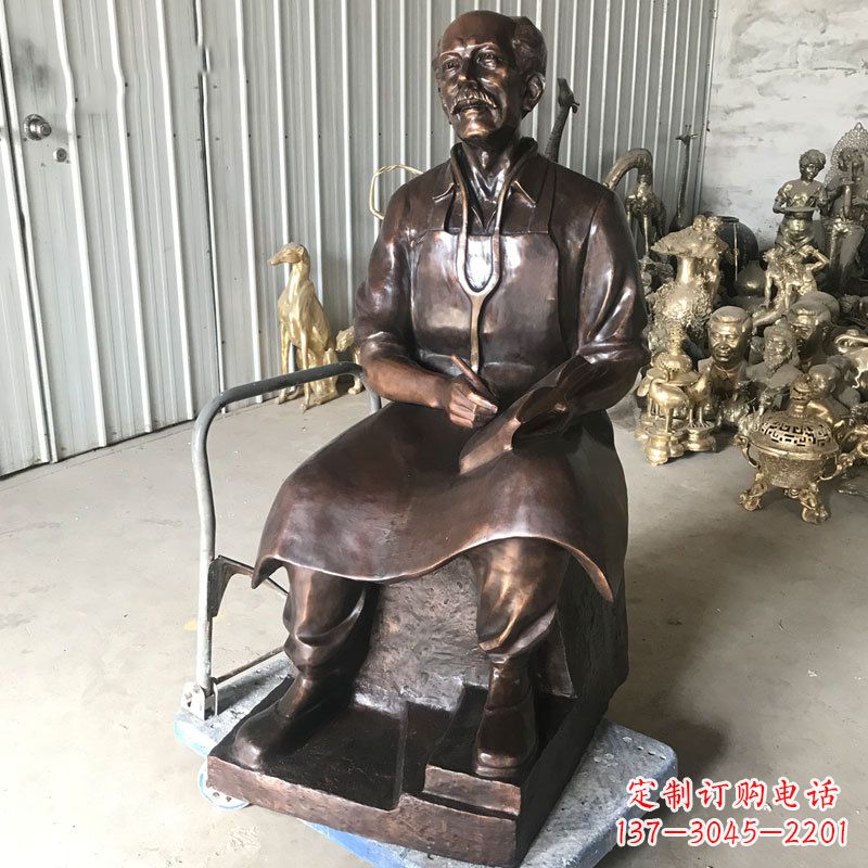 济南白求恩坐姿纯铜雕塑赞颂英雄的象征