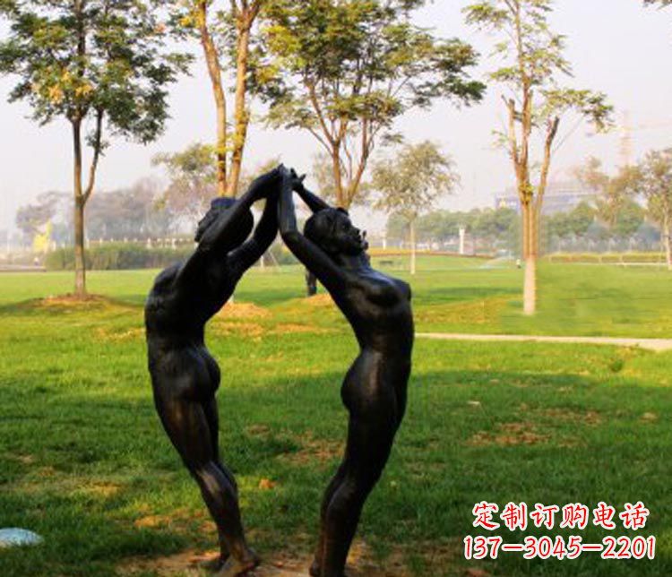 济南情侣之恋——让爱永不褪色的铜雕