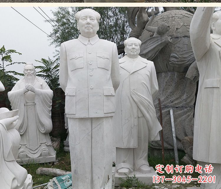 济南新一代中国政治精神的象征——“背手的毛主席”石雕