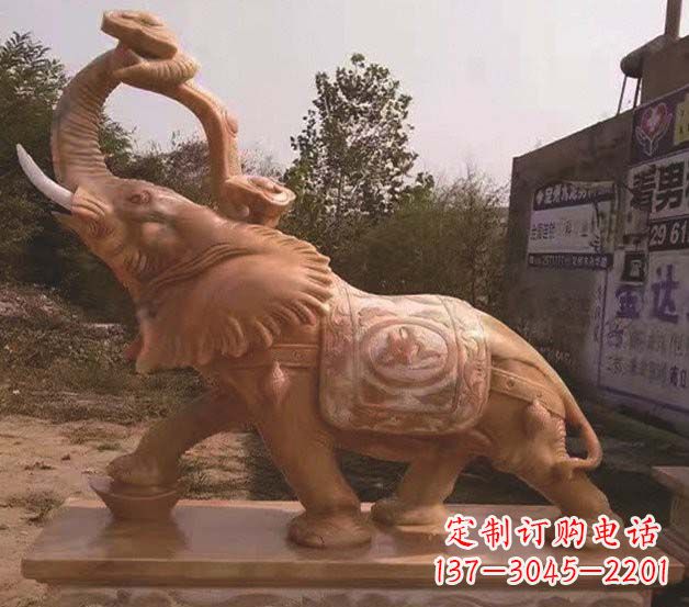 济南大象雕塑鼻卷如意