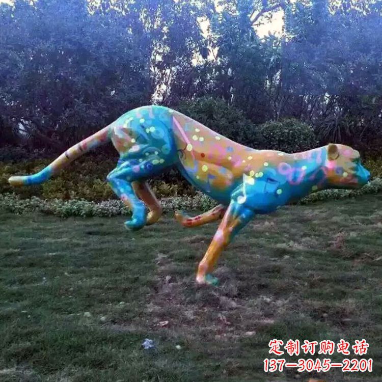 济南玻璃钢彩绘豹子雕塑艺术精美动物摆件