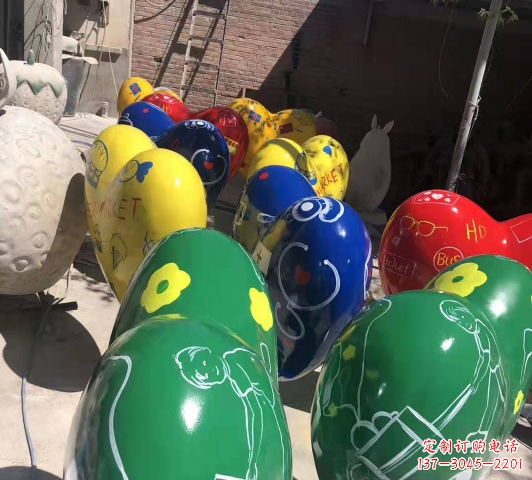 济南玻璃钢彩绘气球雕塑