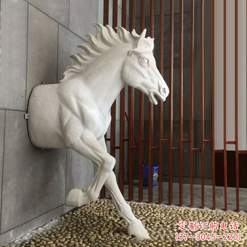 济南玻璃钢创意动物雕塑——穿墙而过