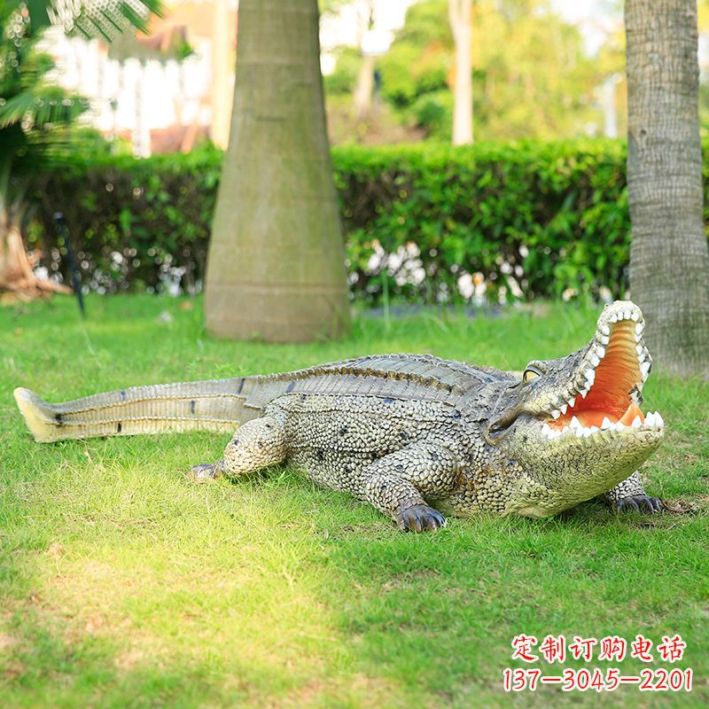 济南玻璃钢仿真动物雕塑点亮园林景观