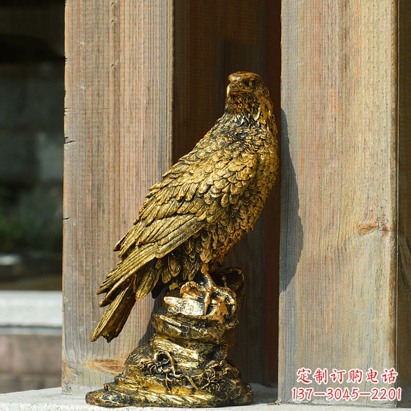 济南玻璃钢老鹰雕塑——传承自然之美