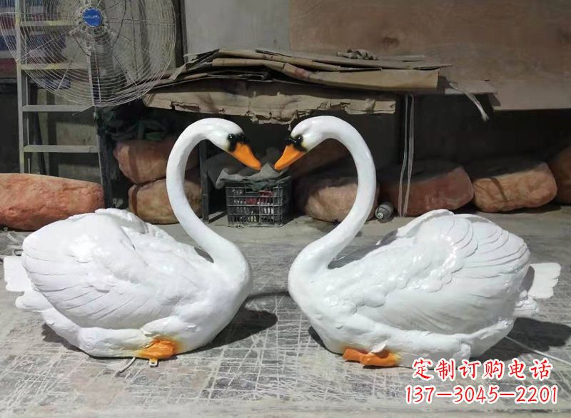 济南玻璃钢仿真发光天鹅雕塑