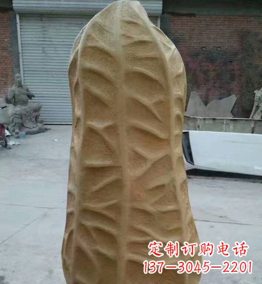 济南玻璃钢精美花生雕塑