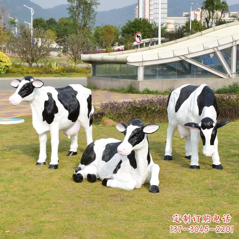 济南玻璃钢奶牛雕塑给环境带来美丽