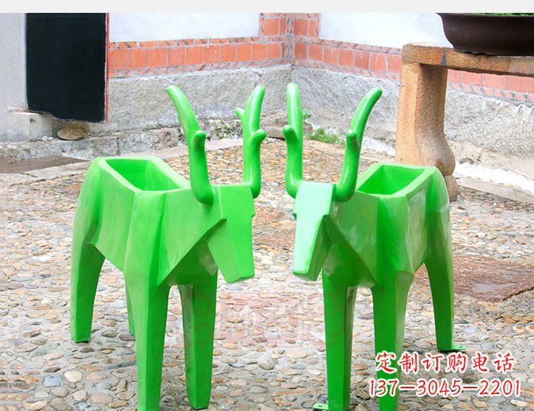 济南玻璃钢几何花盆雕塑——给动物们一个温暖的家
