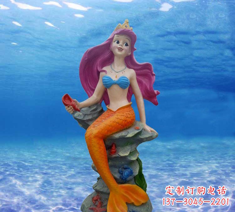 济南玻璃钢雕刻的美人鱼