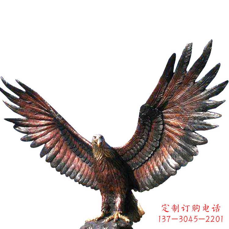 济南玻璃钢老鹰雕塑传承传统的铜雕艺术