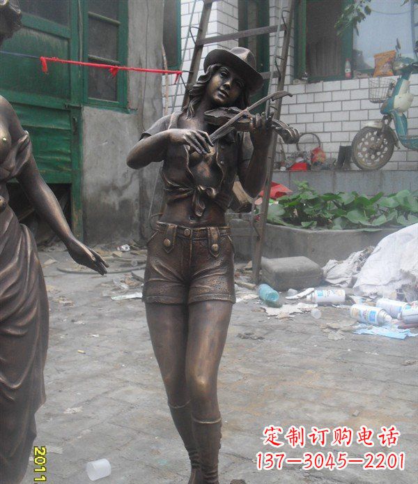 济南美丽的玻璃钢女性雕塑