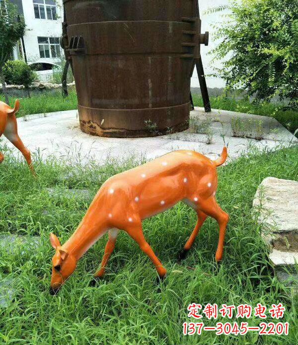济南梅花鹿雕塑精美的艺术品