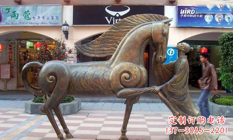 济南传承着传奇马雕塑