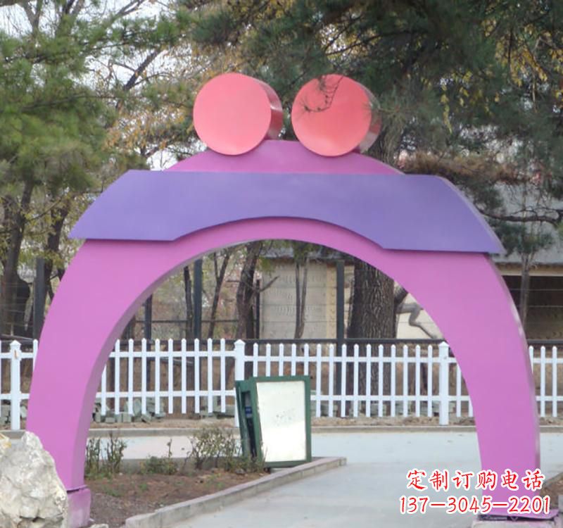 济南不锈钢爱心拱门雕塑给城市艺术添彩