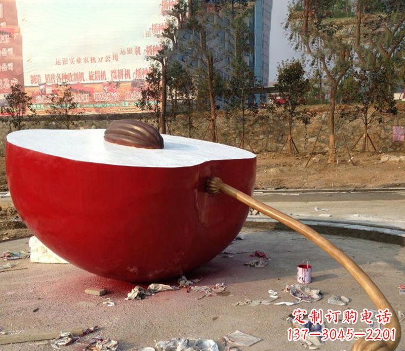 济南不锈钢半块苹果雕塑——传承古老文化的艺术品