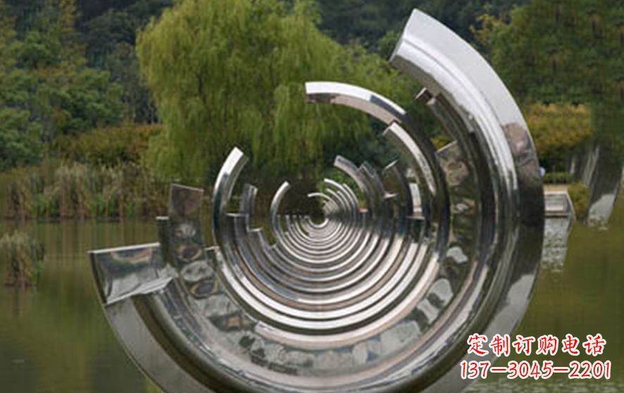 济南不锈钢半圆字母景观雕塑——美化环境的艺术