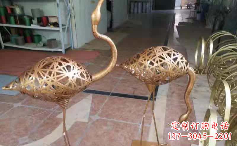 济南仙鹤雕塑以不锈钢编制而成