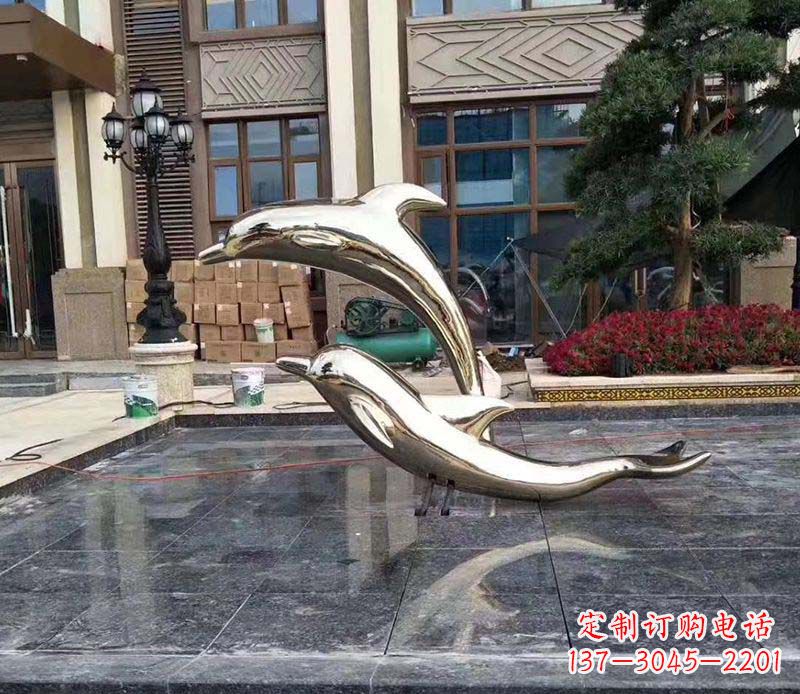 济南不锈钢海豚雕塑——美丽的艺术礼物