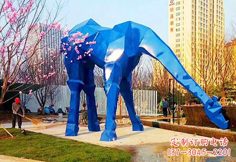 济南不锈钢彩色大型几何长颈鹿雕塑
