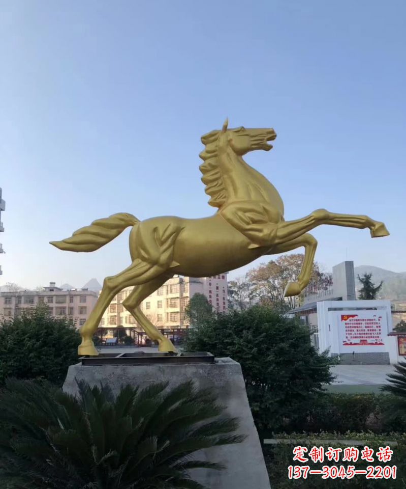 济南不锈钢城市广场的马雕塑——一个给城市带来新鲜感的艺术作品