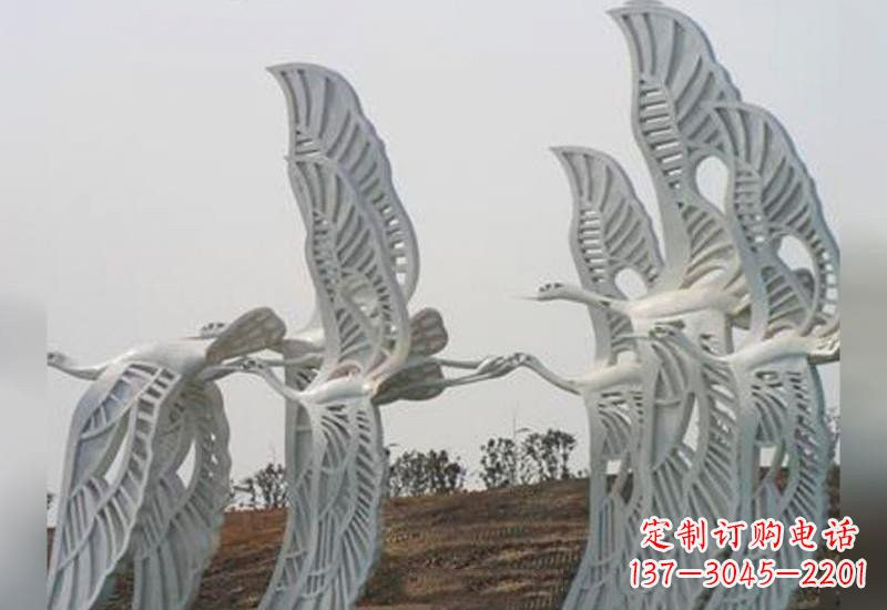 济南仙鹤雕塑融入不锈钢的飞翔之美