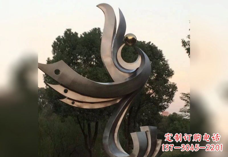 济南不锈钢凤凰雕塑象征着活力与美丽