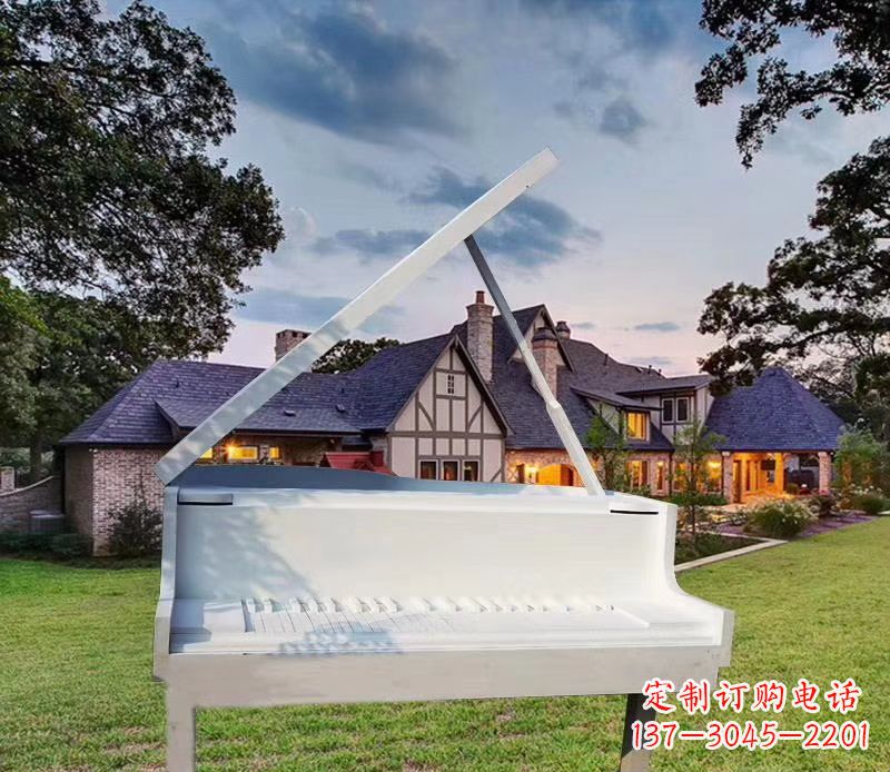 济南钢琴雕塑——点缀广场景观