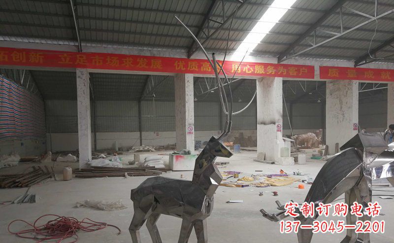 济南不锈钢麋鹿雕塑静谧美丽的自然之美