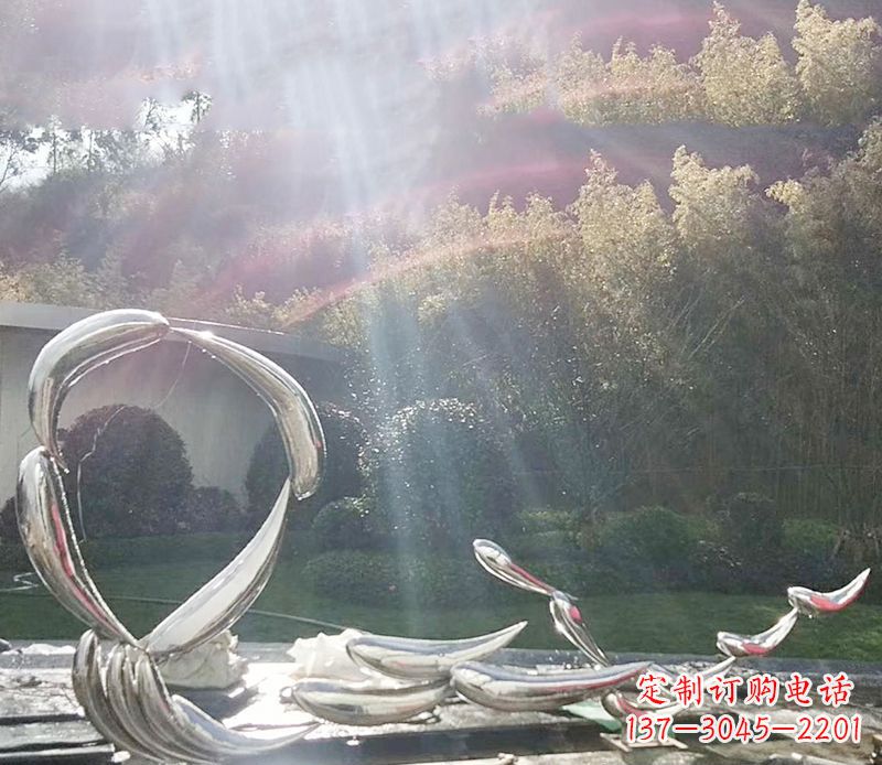 济南不锈钢鲤鱼雕塑——寓意美好的象征