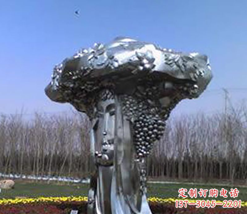 济南不锈钢葡萄雕塑——点缀美丽景观