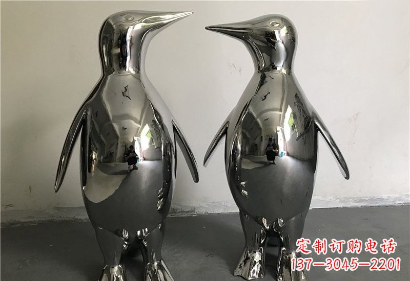 济南企鹅雕塑以不锈钢赋予生命