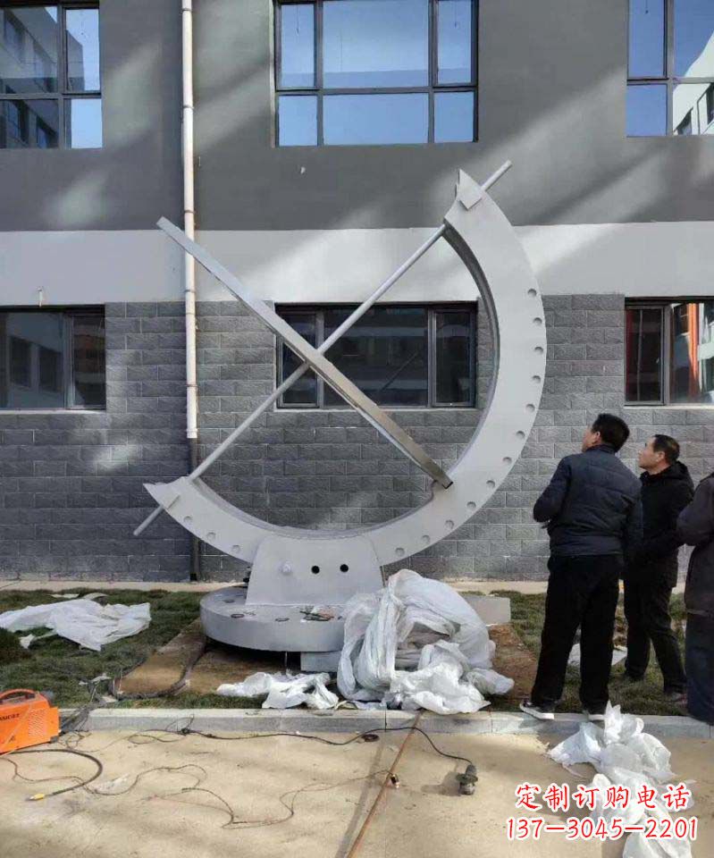 济南不锈钢日晷雕塑精致而优雅