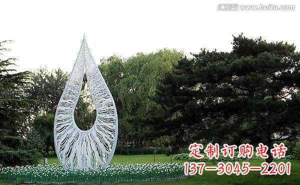 济南流动的美丽——不锈钢水滴雕塑