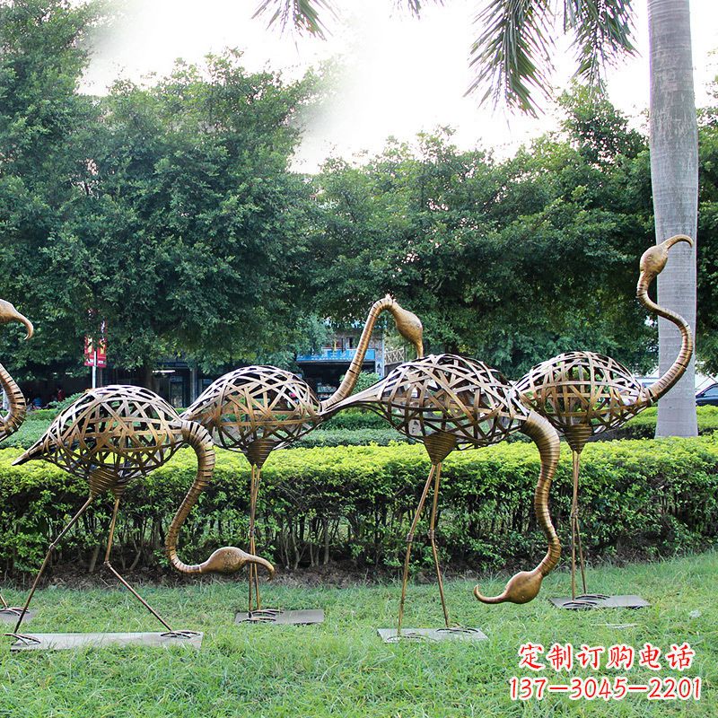 济南不锈钢仙鹤雕塑摆件美丽的园林装饰