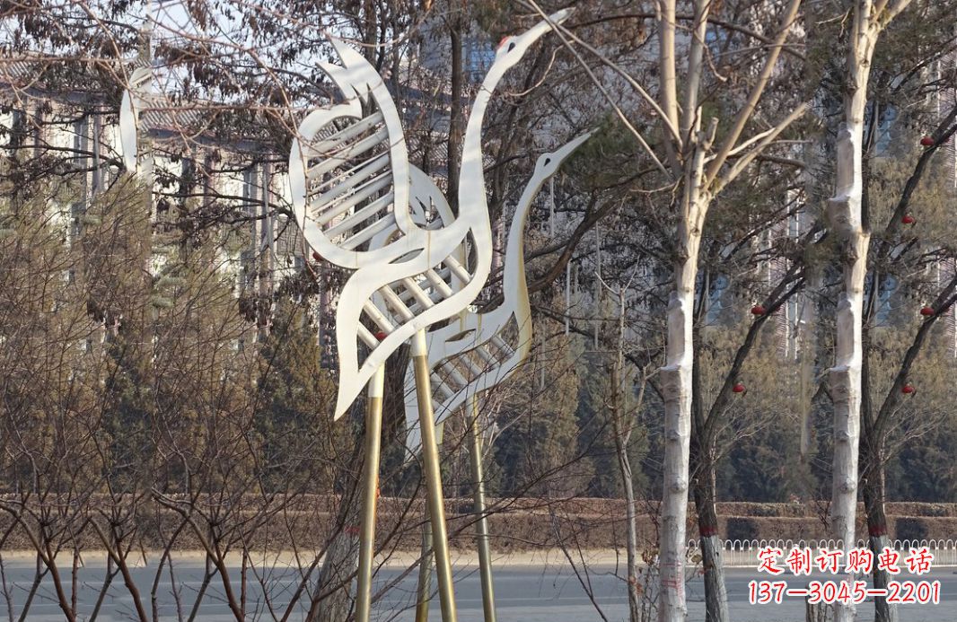 济南不锈钢仙鹤雕塑精致的艺术之作