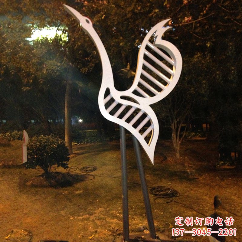 济南仙鹤雕塑精美的不锈钢制作