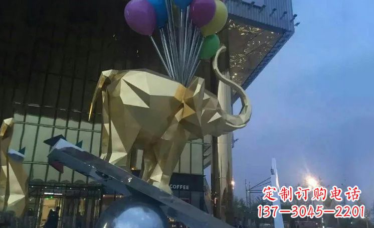 济南大象踩高跷——点缀城市景观