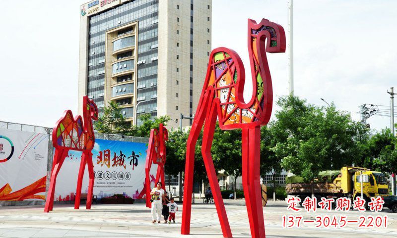 济南不锈钢大型骆驼雕塑