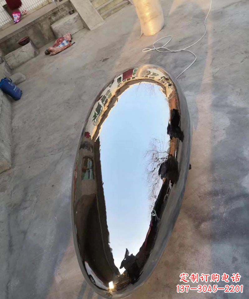 济南不锈钢水滴雕塑一种美观耐用的艺术品