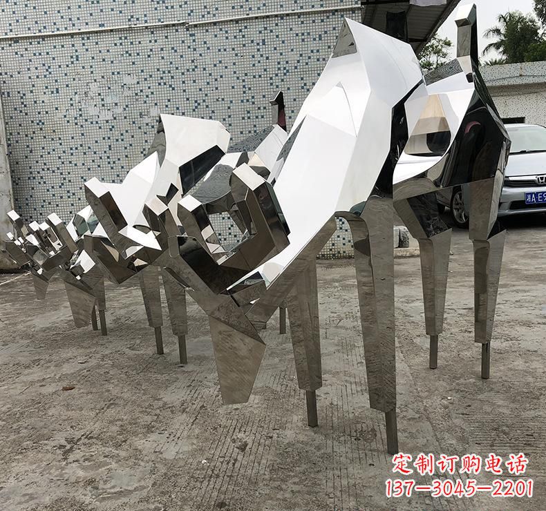 济南不锈钢小鹿雕塑把自然美景带入家中