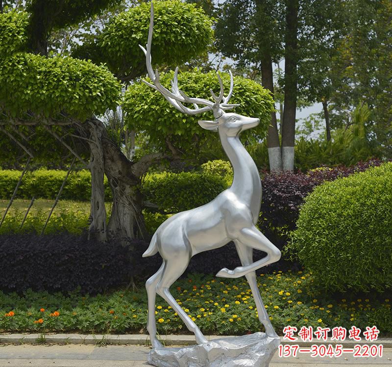 济南不锈钢梅花鹿雕塑艺术与自然的完美结合