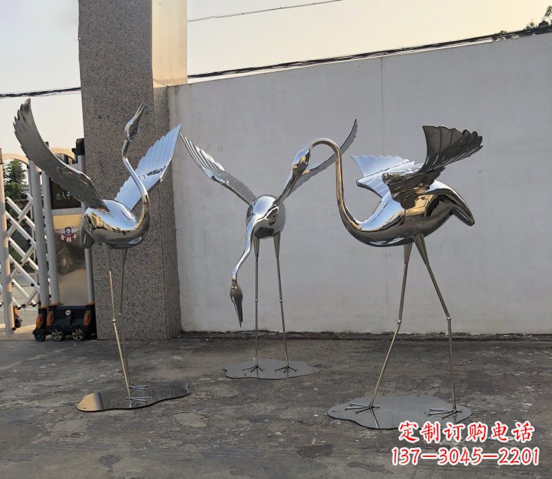 济南不锈钢锻造的丹顶鹤雕塑