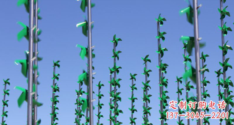 济南螺旋风车给广场景观带来的旋转欢乐