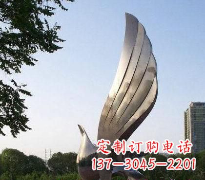 济南不锈钢鸽子雕塑美丽的象征