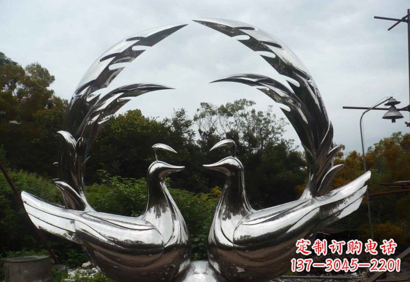 济南不锈钢孔雀雕塑精致美丽的艺术品