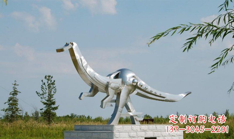 济南不锈钢鸭嘴龙雕塑艺术与自然完美结合