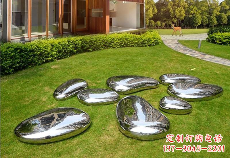 济南不锈钢公园的鹅卵石雕塑