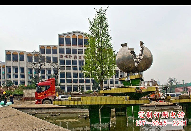 济南不锈钢石榴雕塑灿烂的艺术之美